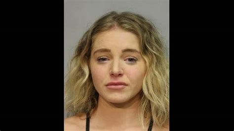 courtney clenney arrested|Instagram model Courtney Clenney charged with murdering。